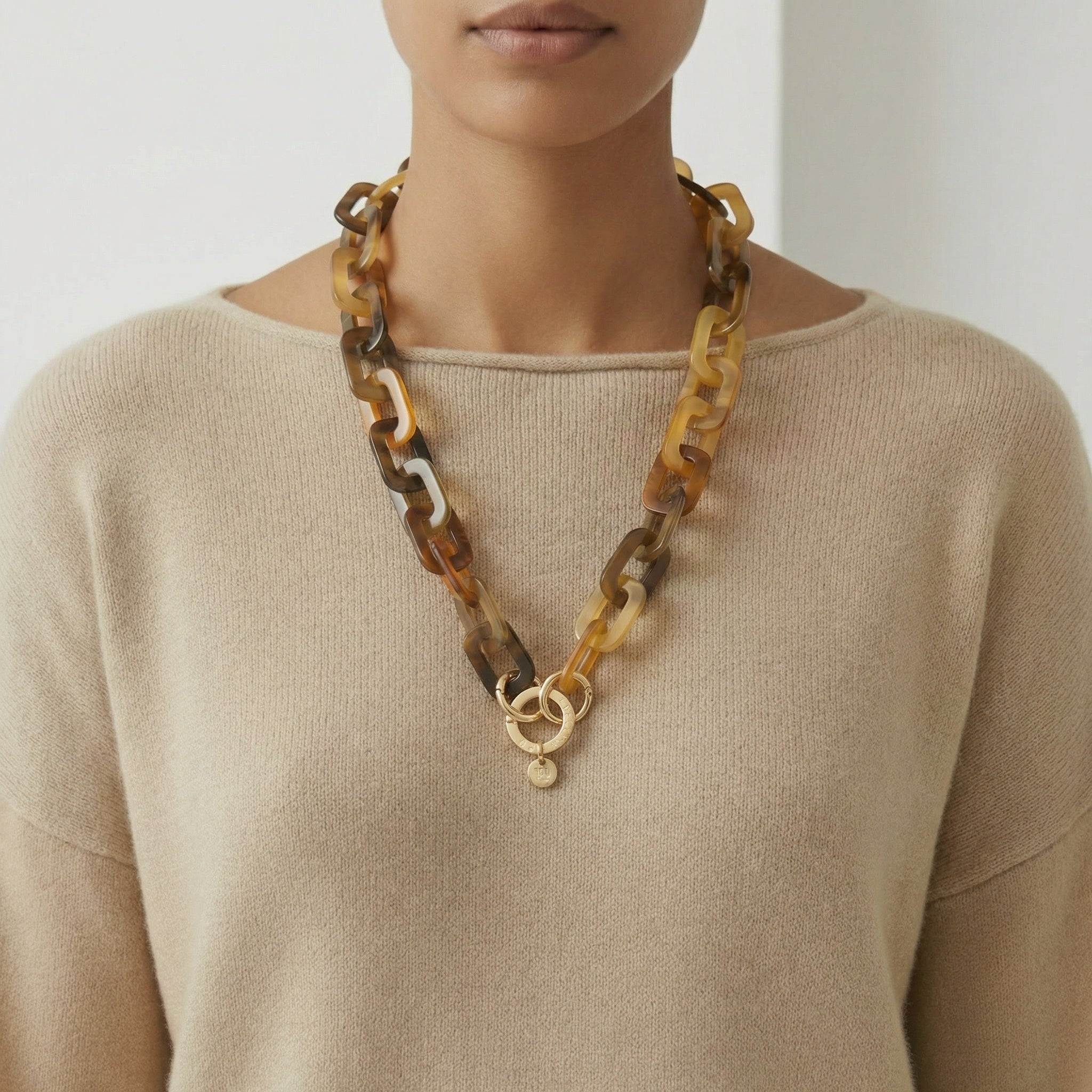 MOLLY BIG EARTH - BUFFALO