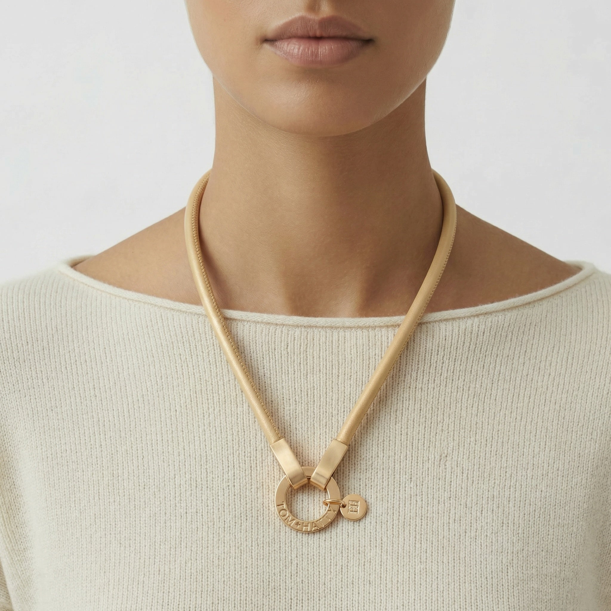 HOLD IT 'GOLD / GOLD' - CASUAL