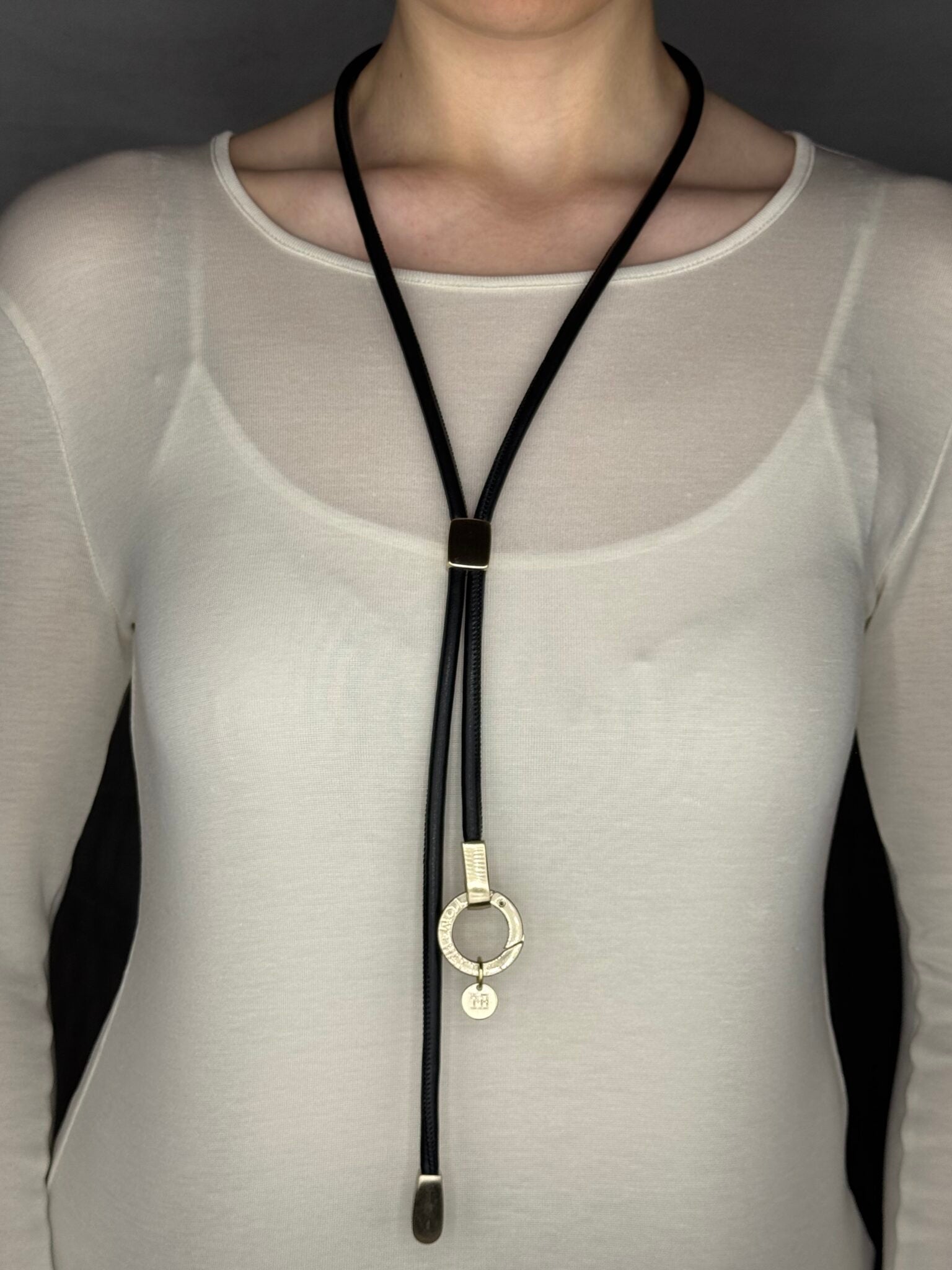 YPSILON 'BLACK / GOLD' - CASUAL